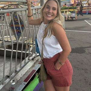 Meet your Posher, Amy